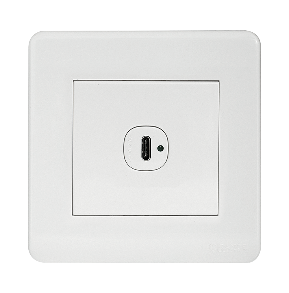 SCINTILLA 2.1Amp. 1Gang Type-C USB Charger Outlet White with White Surround