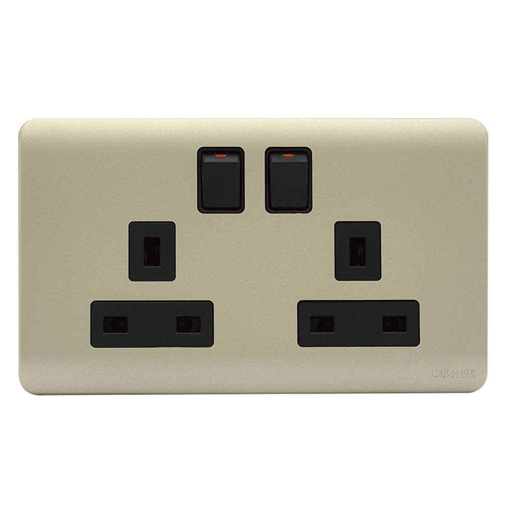 SCINTILLA 13Amp. Twin Switched Socket Outlet B/Matte with Gld/Matte Surround