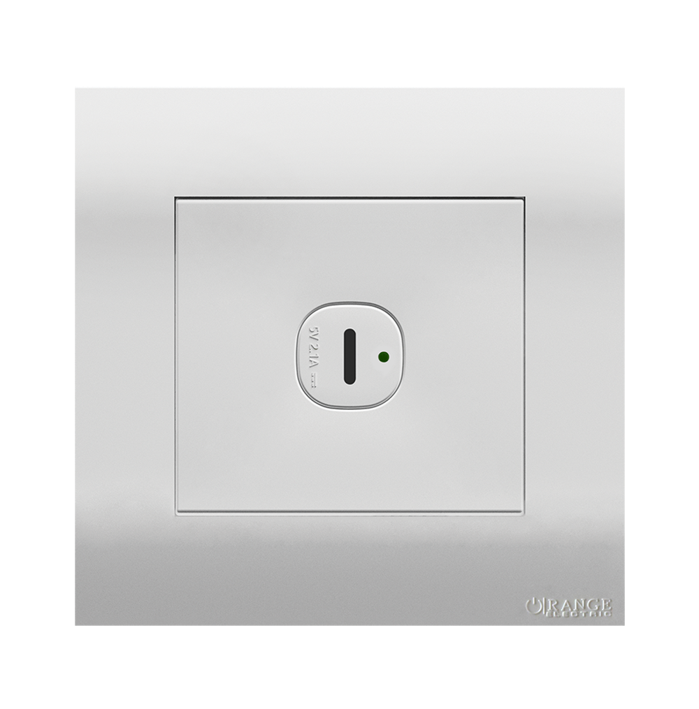 AKOYA 2.1Amp. 1Gang Type-C USB Charger Outlet White with White Surround