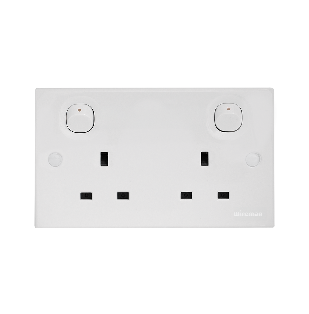 CLASSIC 13Amp. Twin Switched Socket Outlet