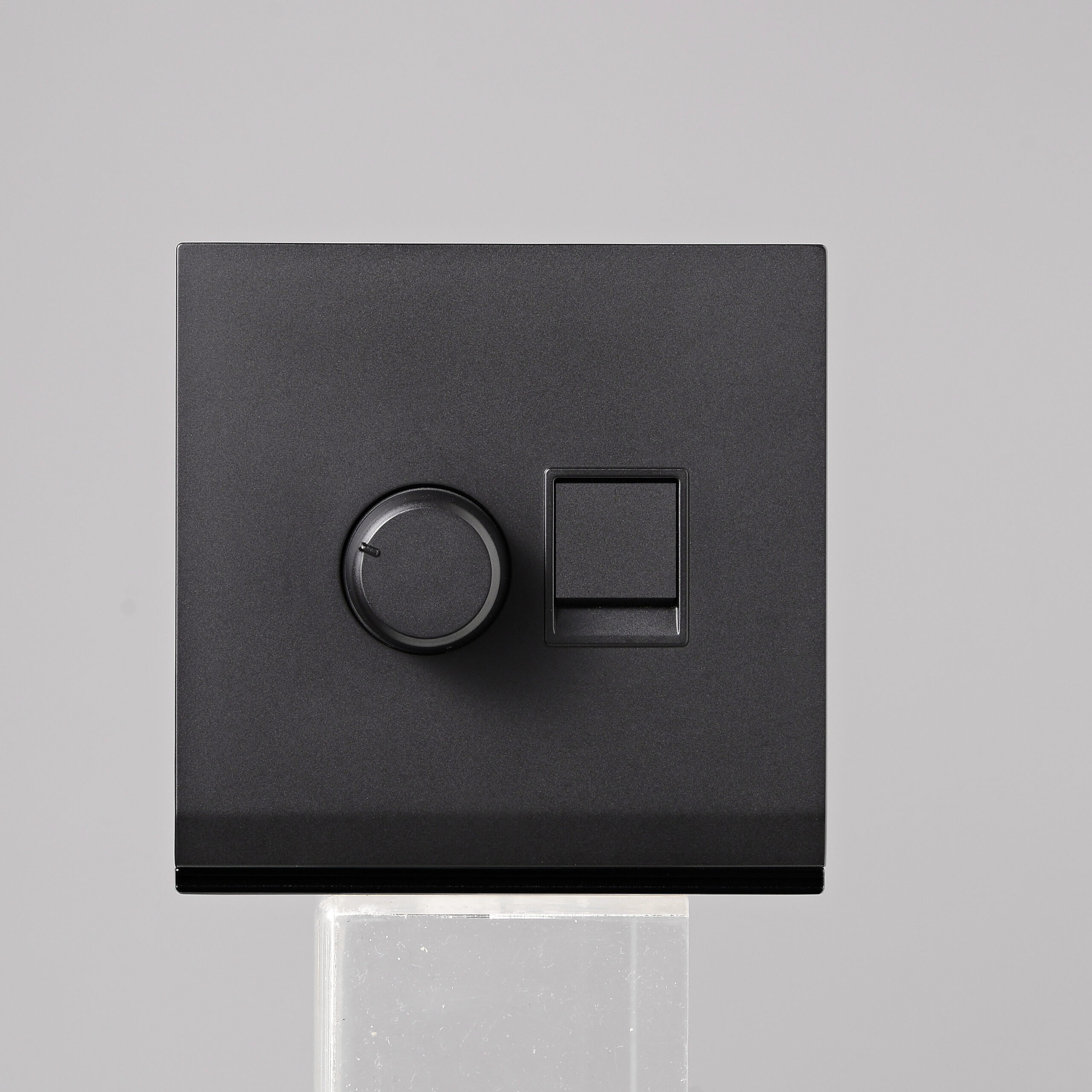 Light dimmer with 1 gang switch-BK